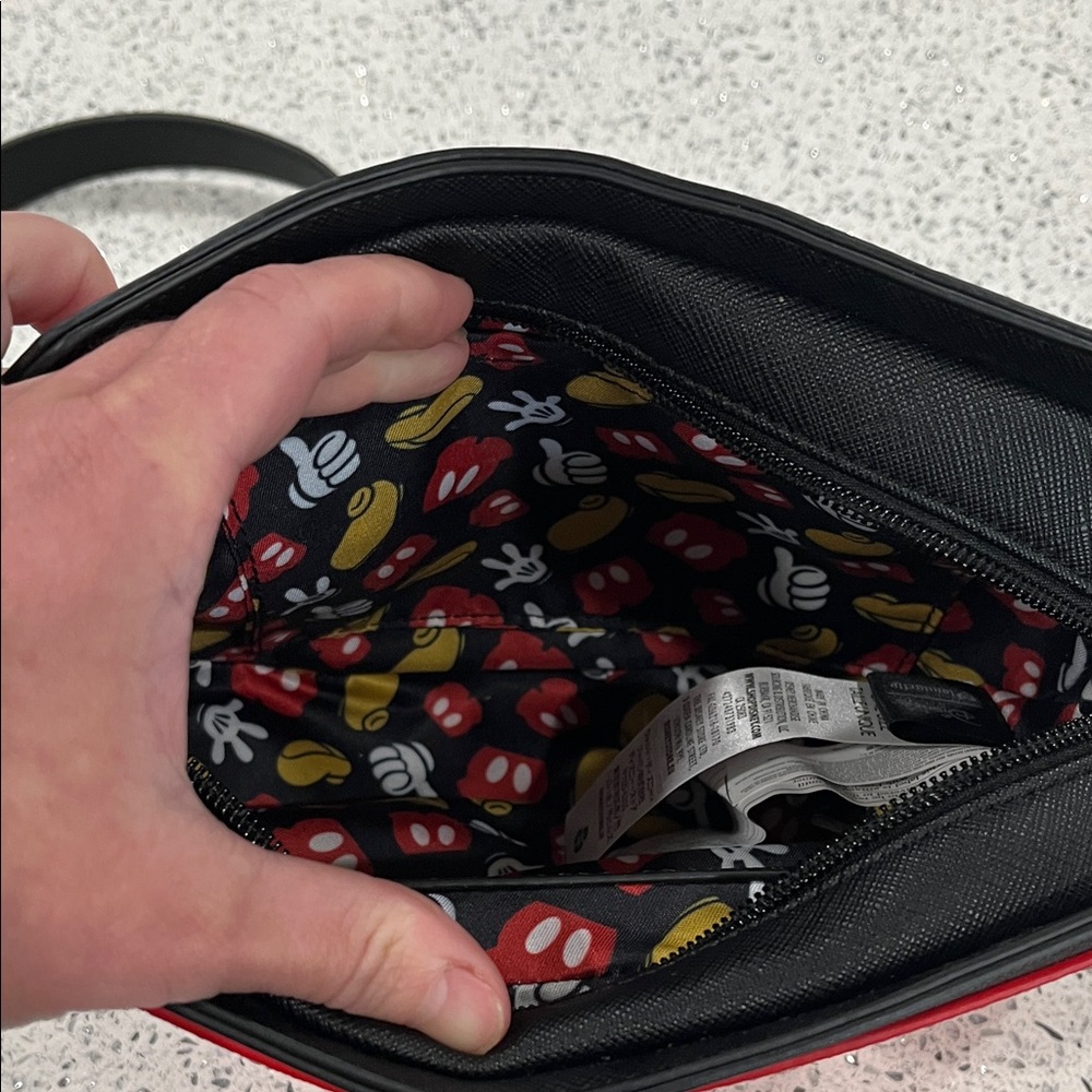 NWOT Disney Loungefly Mickey bag - Picture 6 of 9